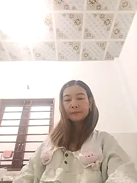 Sexy-ladyboobs20 online show from May 3, 1:44 am