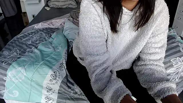 lynagreen01 online show from October 13, 9:33 am