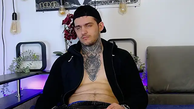 CarterCole online show from March 15, 8:04 am