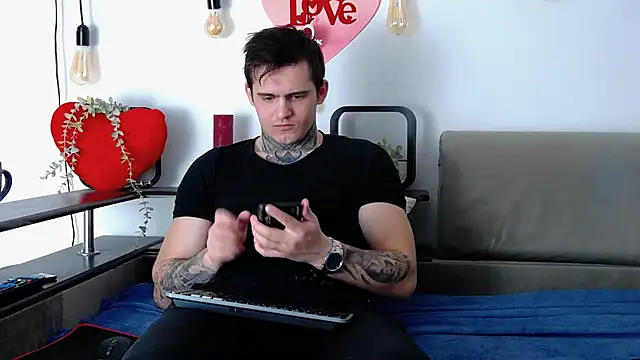 CarterCole online show from February 15, 8:00 am