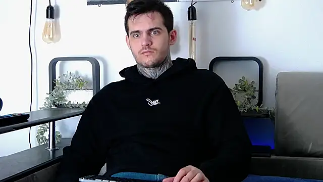 CarterCole online show from March 14, 7:48 am