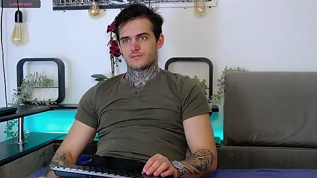 CarterCole online show from March 8, 8:11 am