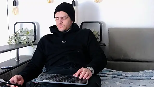 CarterCole online show from February 23, 7:33 am