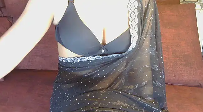 Snapshot of sexy_shivi chatting on February 12, 5:37 pm sexy shivi online show from February 12, 5:37 pm