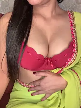 Snapshot of sexy_shivi chatting on September 28, 8:49 pm sexy shivi online show from September 28, 8:49 pm