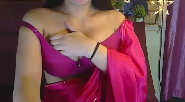 Snapshot of sexy_shivi chatting on January 22, 5:49 pm sexy shivi online show from January 22, 5:49 pm