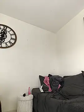 XXJulieXXhot online show from April 14, 12:10 pm