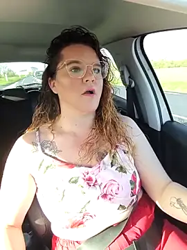 XXJulieXXhot online show from March 25, 8:14 am