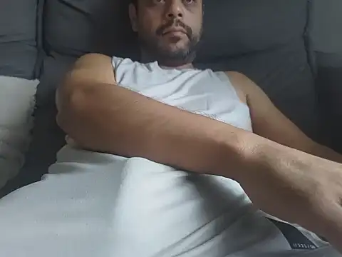 Snapshot of HornyBeachBoyBR chatting on September 22, 1:17 pm HornyBeachBoyBR online show from September 22, 1:17 pm