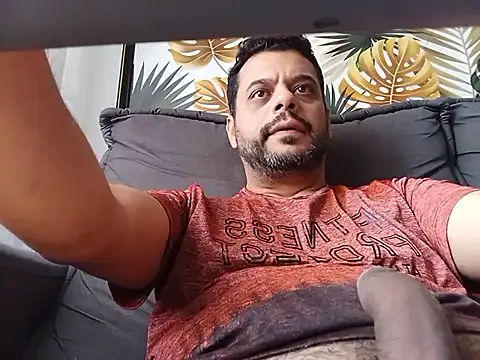 Snapshot of HornyBeachBoyBR chatting on November 8, 1:58 pm HornyBeachBoyBR online show from November 8, 1:58 pm