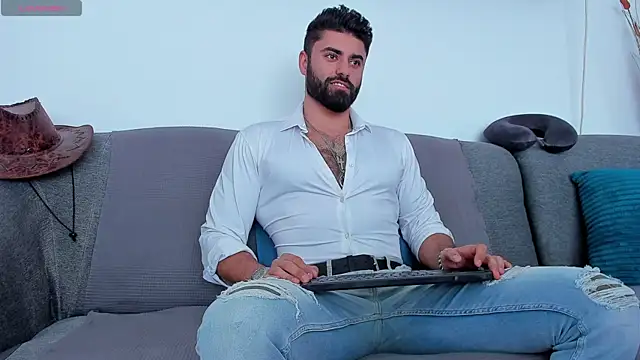 Snapshot of RawAdam chatting on February 23, 10:06 am RawAdam online show from February 23, 10:06 am