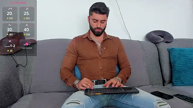 Snapshot of RawAdam chatting on February 19, 11:17 am RawAdam online show from February 19, 11:17 am