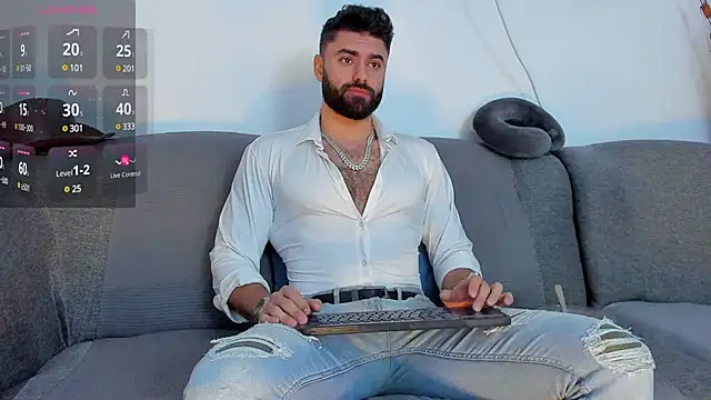 Snapshot of RawAdam chatting on February 6, 5:25 am RawAdam online show from February 6, 5:25 am