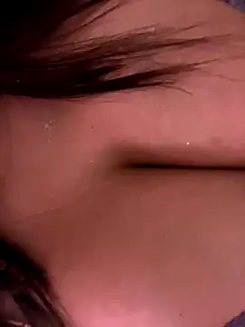 Snapshot of izanmiller2001 chatting on November 30, 3:18 am izanmiller2001 online show from November 30, 3:18 am