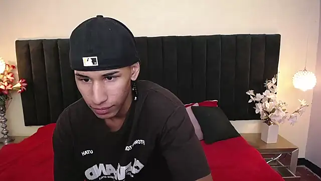 soft attraction online show from March 28, 7:26 pm