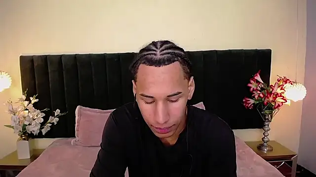 Snapshot of soft_attraction chatting on October 17, 7:48 pm soft attraction online show from October 17, 7:48 pm