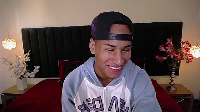 soft attraction online show from November 7, 7:40 pm