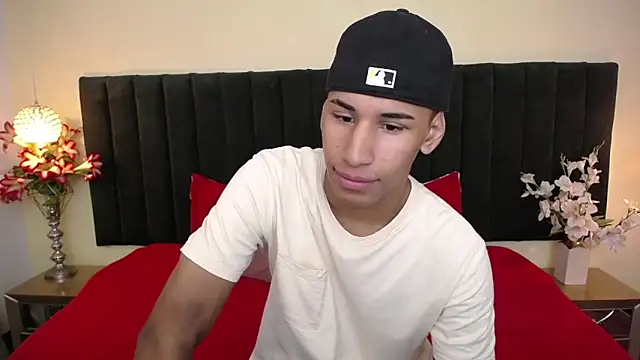 soft attraction online show from April 1, 7:33 pm