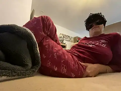 Snapshot of Marilou1983 chatting on November 29, 8:25 am Marilou1983 online show from November 29, 8:25 am