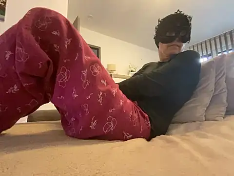 Marilou1983 online show from March 26, 8:34 am