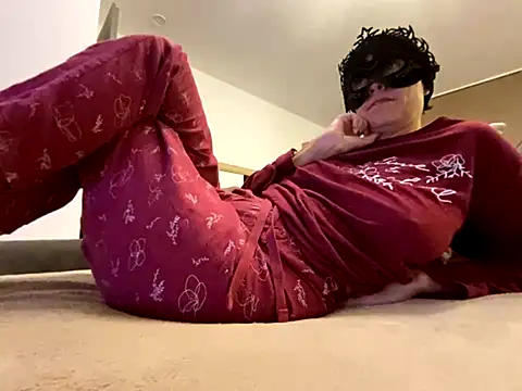 Snapshot of Marilou1983 chatting on November 17, 4:55 pm Marilou1983 online show from November 17, 4:55 pm