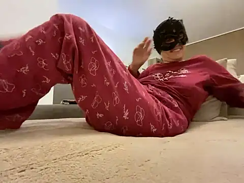 Marilou1983 online show from February 8, 8:17 pm