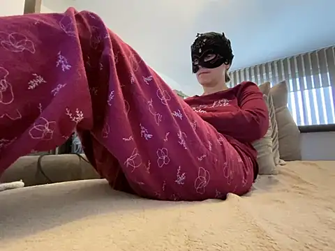 Snapshot of Marilou1983 chatting on February 11, 1:20 pm Marilou1983 online show from February 11, 1:20 pm