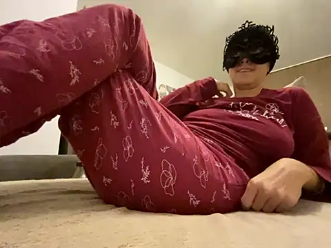 Snapshot of Marilou1983 chatting on November 25, 5:57 pm Marilou1983 online show from November 25, 5:57 pm