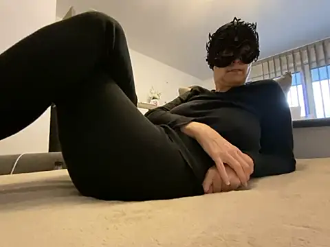 Marilou1983 online show from March 31, 6:59 am