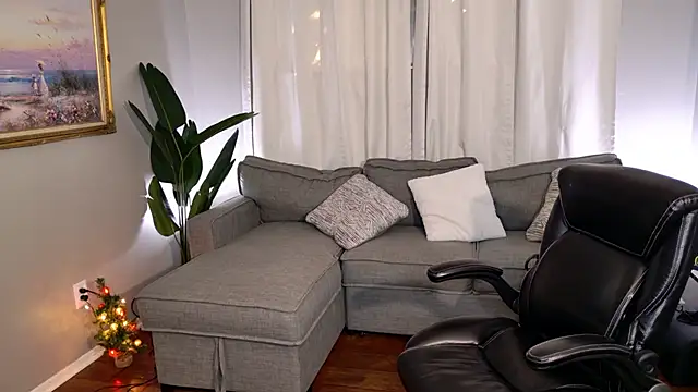 Snapshot of Mistress_Melissa chatting on December 18, 3:00 pm Mistress Melissa online show from December 18, 3:00 pm