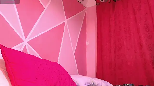 Snapshot of sara_linares chatting on November 23, 5:06 am sara linares online show from November 23, 5:06 am