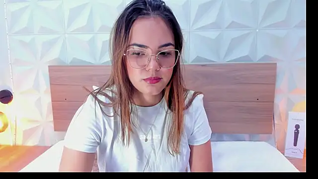 Snapshot of Stacey_white_ chatting on March 2, 8:14 pm Stacey white  online show from March 2, 8:14 pm