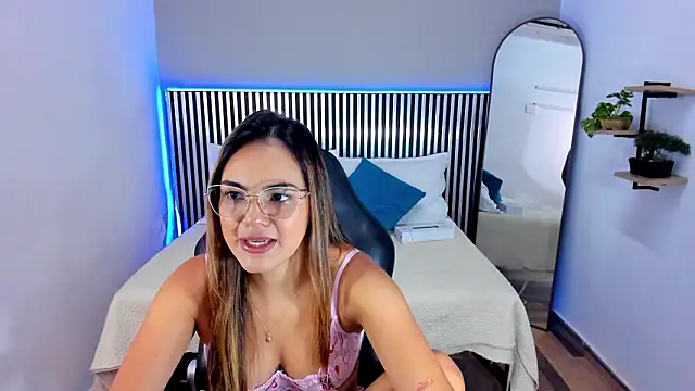 Stacey white  online show from March 29, 2:30 pm