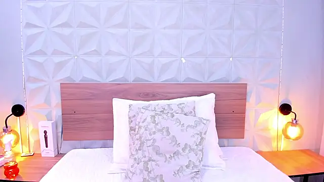 Snapshot of Stacey_white_ chatting on October 4, 8:10 pm Stacey white  online show from October 4, 8:10 pm