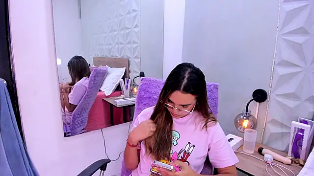 Stacey white  online show from February 19, 8:17 pm