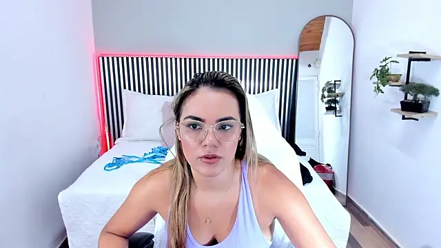 Snapshot of Stacey_white_ chatting on July 8, 7:36 pm Stacey white online show from July 8, 7:36 pm