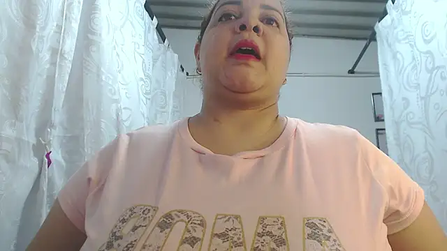 Snapshot of mia_donatto369 chatting on May 29, 1:17 pm mia donatto369 online show from May 29, 1:17 pm