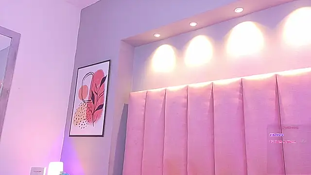 KeilyRoss online show from December 2, 9:38 pm