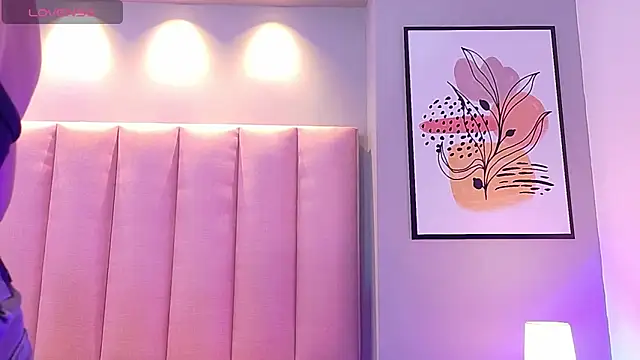 KeilyRoss online show from November 27, 8:31 pm