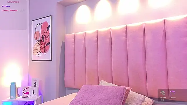 KeilyRoss online show from January 8, 8:37 pm