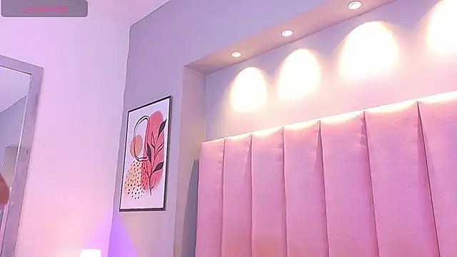 KeilyRoss online show from November 23, 12:20 am