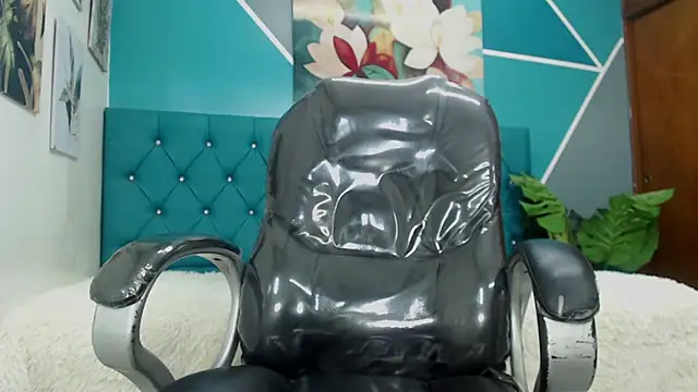 Snapshot of Noha_scott chatting on February 21, 2:06 am Noha scott online show from February 21, 2:06 am