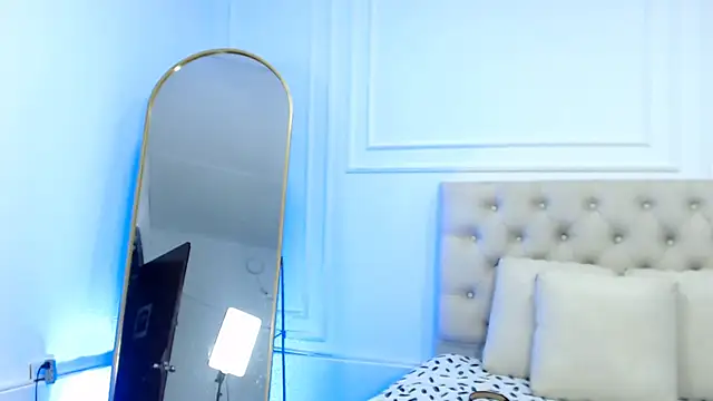 lola red95 online show from November 6, 7:29 pm