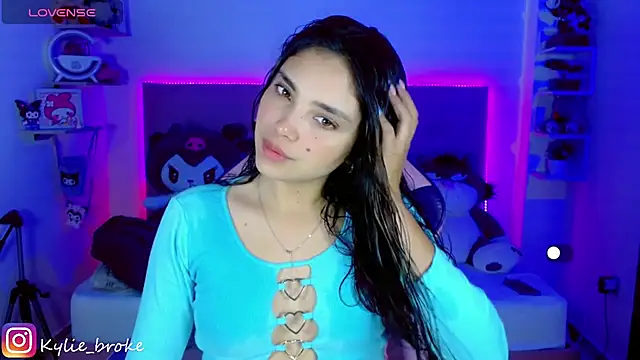 Kylie brokee online show from January 28, 9:08 pm