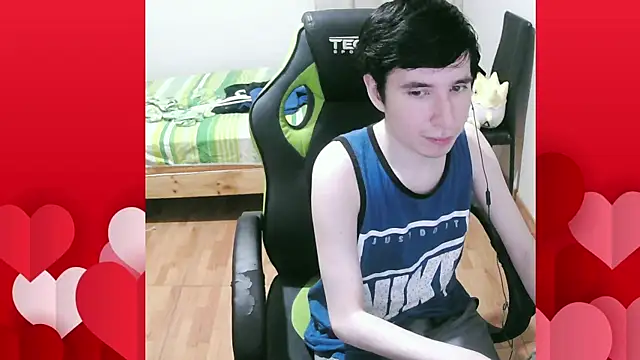 Snapshot of Twink_martinboy chatting on March 7, 1:20 am Twink martinboy online show from March 7, 1:20 am