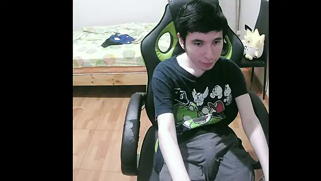 Snapshot of Twink_martinboy chatting on January 23, 4:41 am Twink martinboy online show from January 23, 4:41 am
