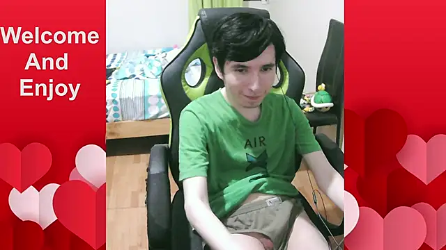 Snapshot of Twink_martinboy chatting on June 14, 1:13 am Twink martinboy online show from June 14, 1:13 am