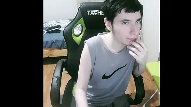 Snapshot of Twink_martinboy chatting on January 13, 1:34 am Twink martinboy online show from January 13, 1:34 am