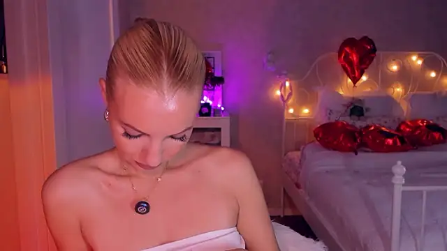 aestetick online show from February 25, 11:21 am