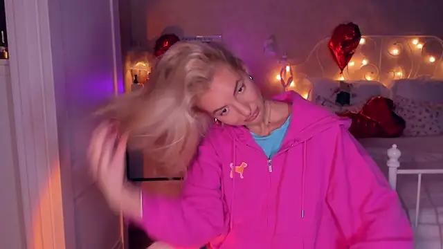 aestetick online show from March 1, 12:05 pm